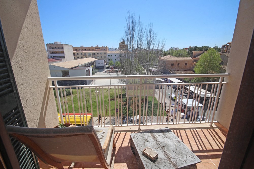 Penthouse apartment with 3 bedroom and a private roof terrace in centre of Pto. Pollensa. Ref. V210