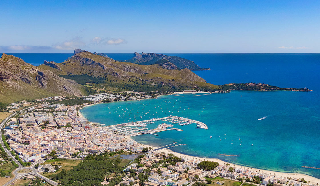 Discover the charm of Puerto Pollença Autumn: nature, culture and relaxation